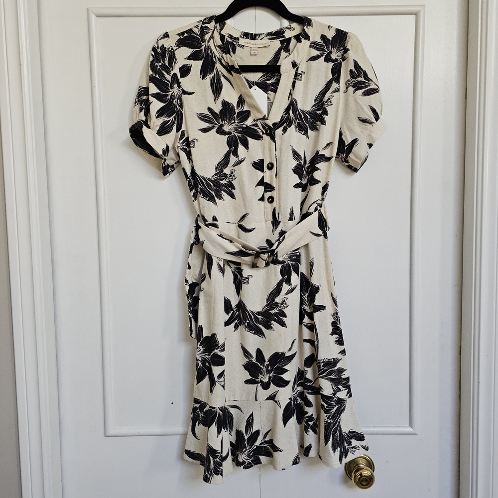 Elegant Black and Cream Floral Midi Dress